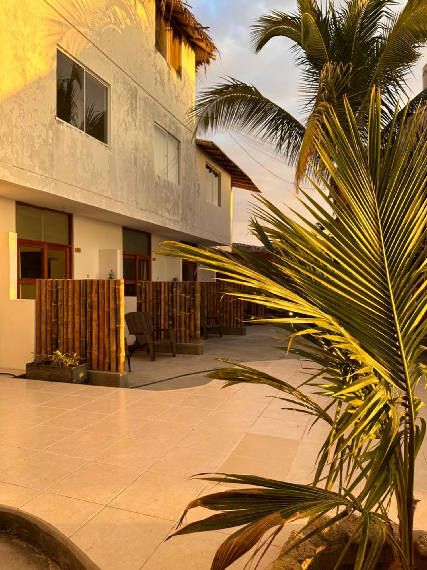 לוס אורגנוס Hotel Puerto Antiguo מראה חיצוני תמונה