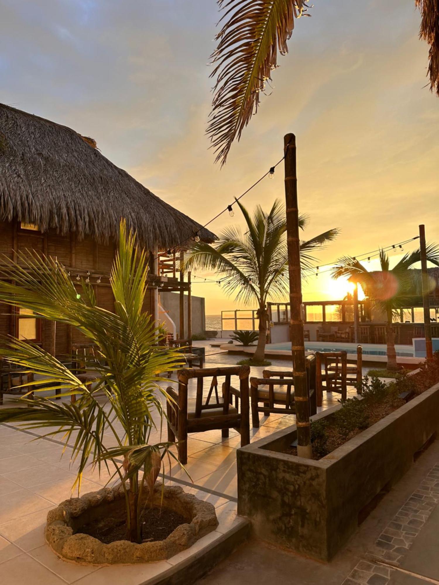 לוס אורגנוס Hotel Puerto Antiguo מראה חיצוני תמונה