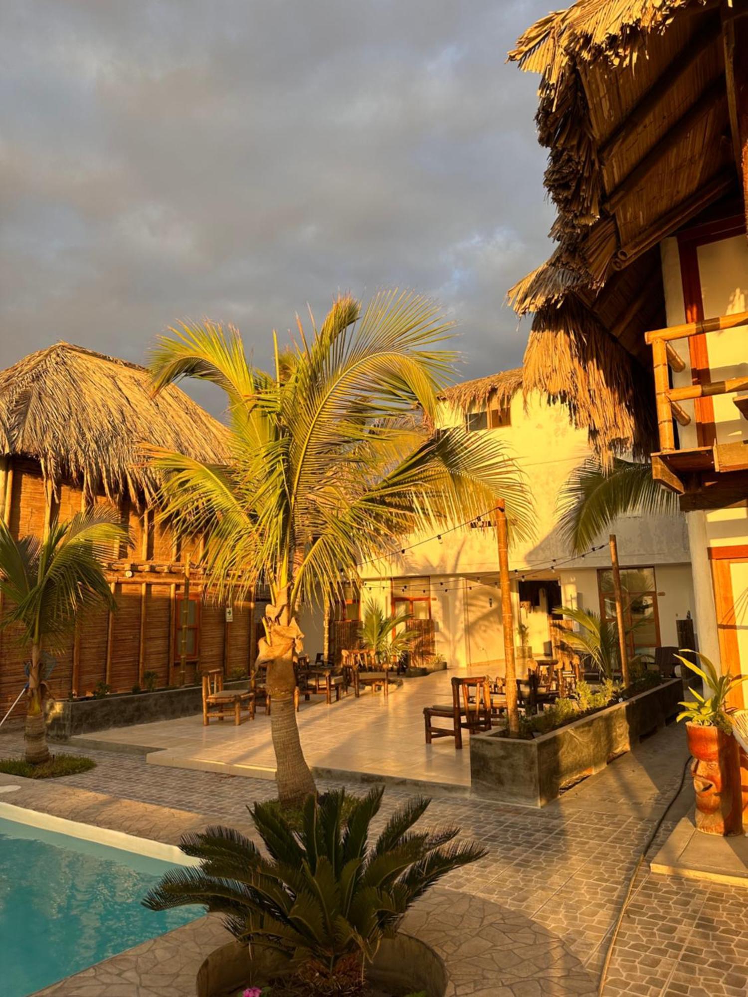 לוס אורגנוס Hotel Puerto Antiguo מראה חיצוני תמונה